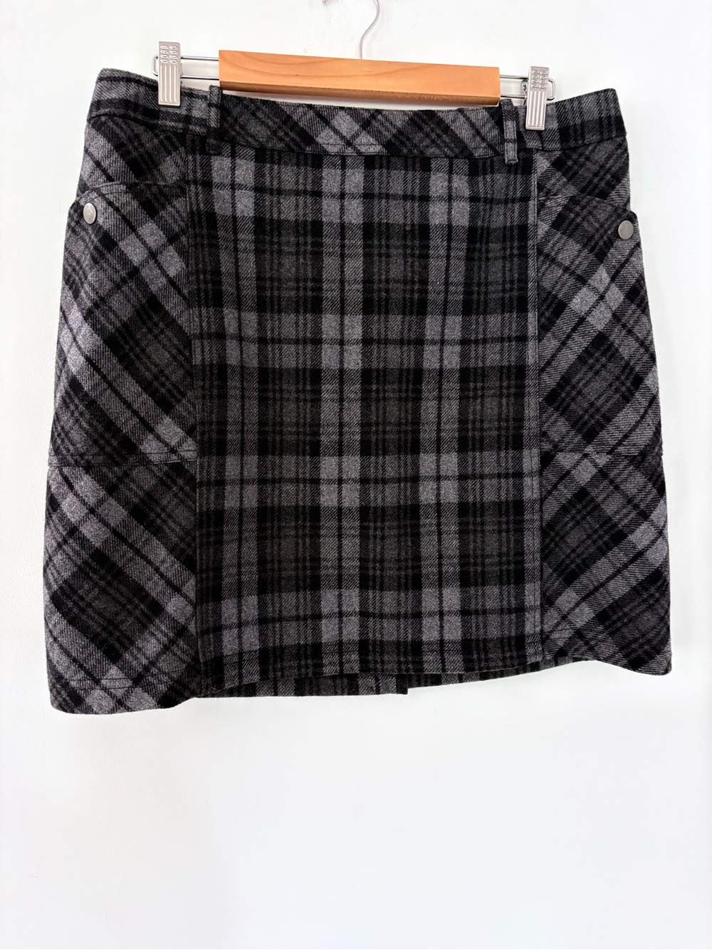 EDDIE BAUER 12 Wool Blend Gray Black Short Skirt Plaid Academia Preppy NWOT - Picture 6 of 12